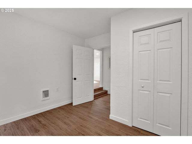 1330 HAWTHORNE St, Sweet Home, OR 97386