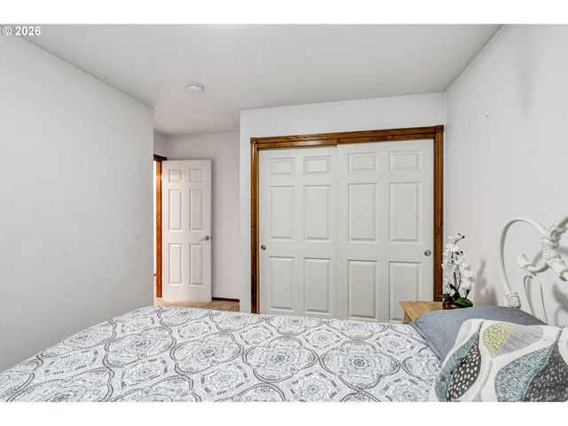 45723 Sw SADDLEBACK Dr, Gaston, OR 97119