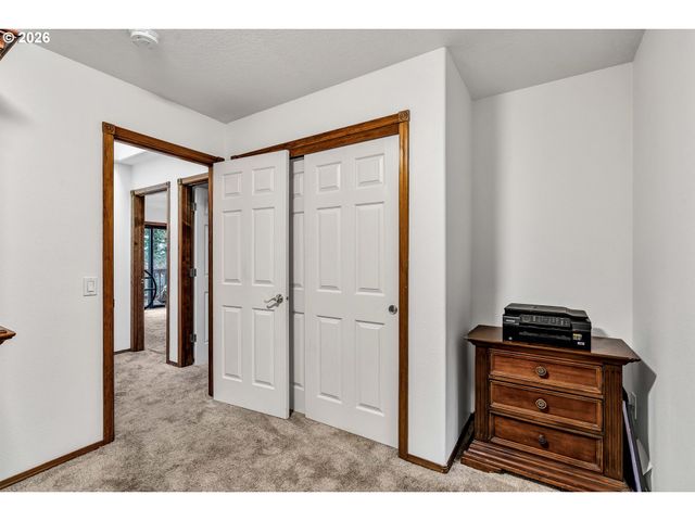 45723 Sw SADDLEBACK Dr, Gaston, OR 97119