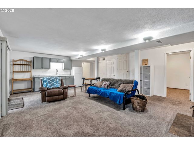 45723 Sw SADDLEBACK Dr, Gaston, OR 97119