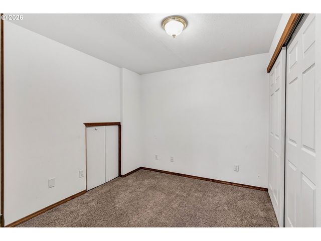 45723 Sw SADDLEBACK Dr, Gaston, OR 97119