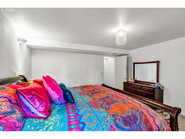 45723 Sw SADDLEBACK Dr, Gaston, OR 97119