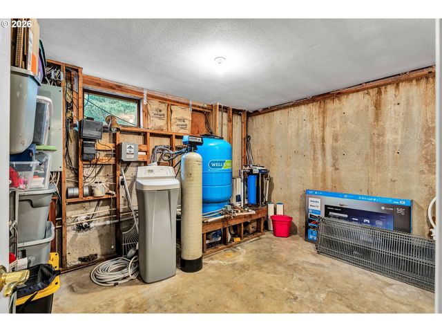 45723 Sw SADDLEBACK Dr, Gaston, OR 97119