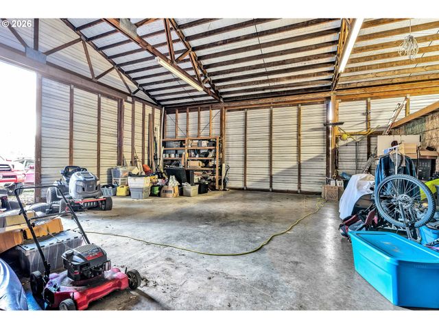 45723 Sw SADDLEBACK Dr, Gaston, OR 97119