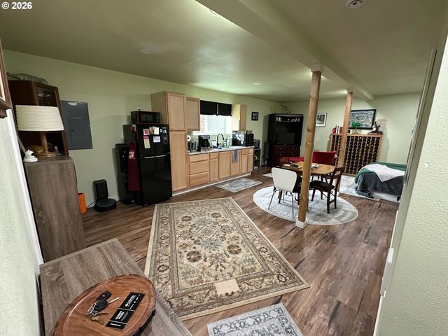 45723 Sw SADDLEBACK Dr, Gaston, OR 97119