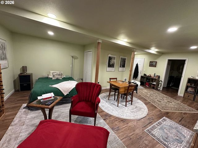 45723 Sw SADDLEBACK Dr, Gaston, OR 97119