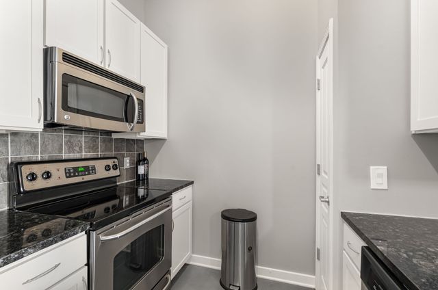 3000 Vanderbilt Pl Apt 122, Nashville, TN 37212