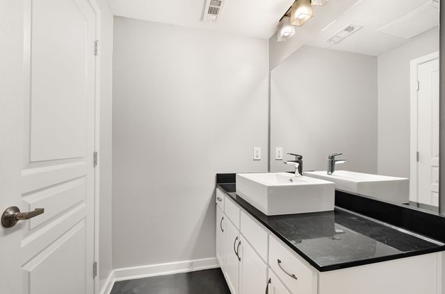 3000 Vanderbilt Pl Apt 122, Nashville, TN 37212