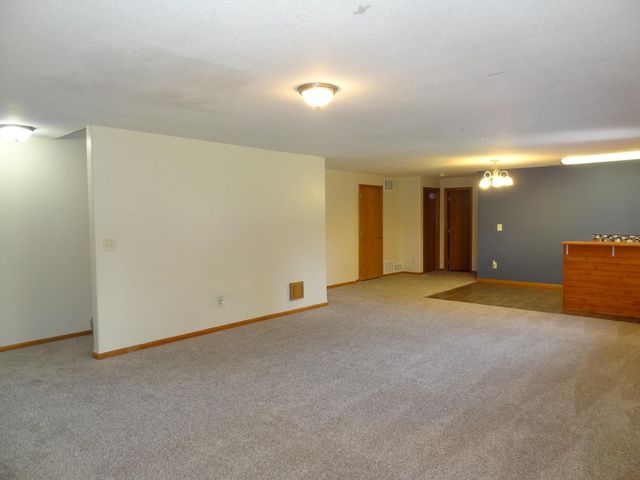 4602 E WILLOW POINT CT., Wichita, KS 67220