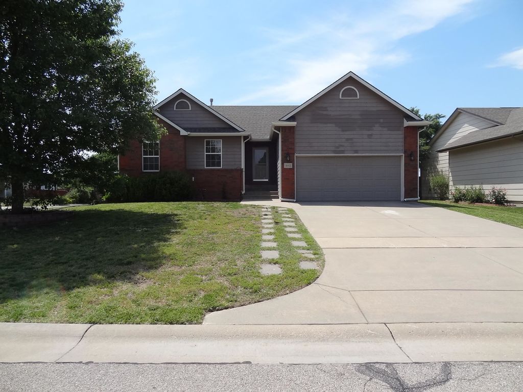 4602 E WILLOW POINT CT., Wichita, KS 67220