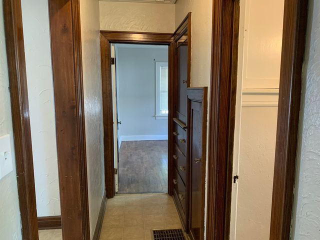 1906 S Washington Ave, Wichita, KS 67211