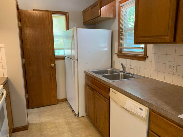 1906 S Washington Ave, Wichita, KS 67211