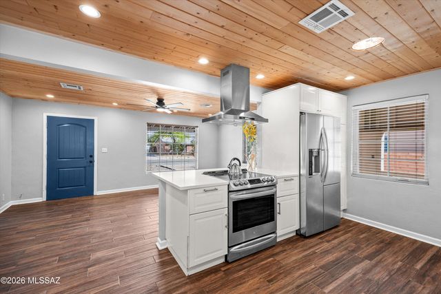 3008 E Seneca Street, Tucson, AZ 85716