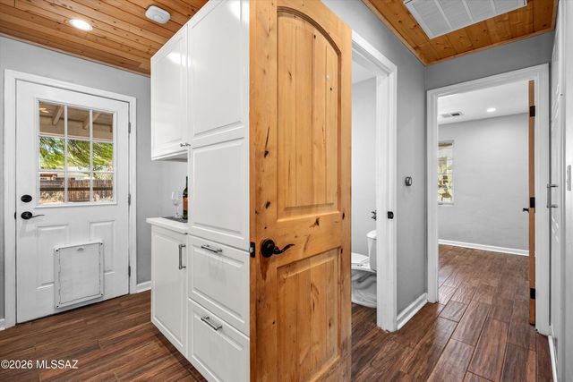 3008 E Seneca Street, Tucson, AZ 85716