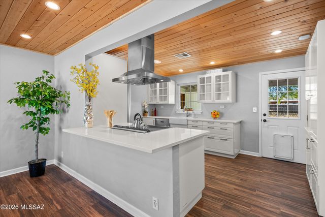 3008 E Seneca Street, Tucson, AZ 85716