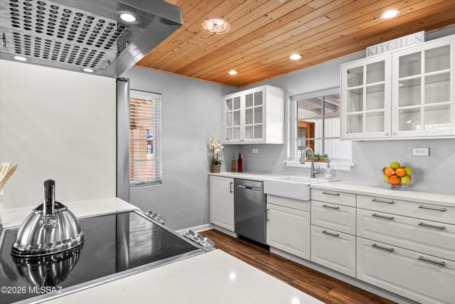 3008 E Seneca Street, Tucson, AZ 85716