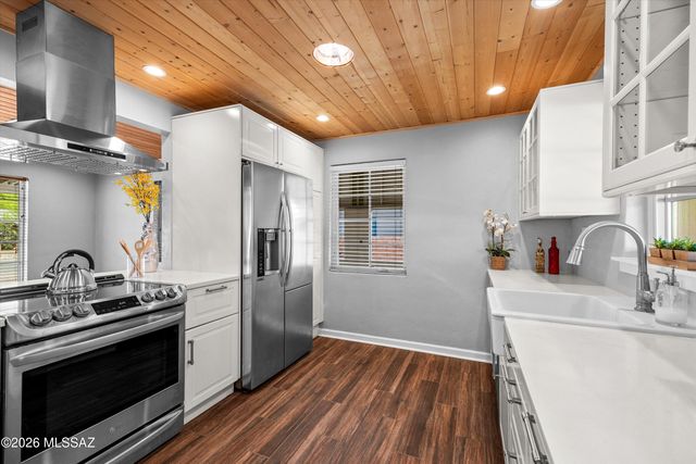 3008 E Seneca Street, Tucson, AZ 85716