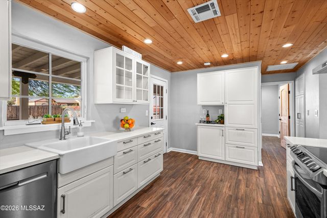 3008 E Seneca Street, Tucson, AZ 85716