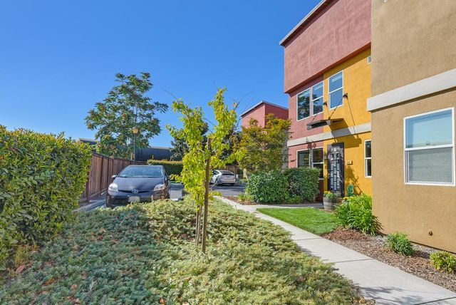 845 Zinc Ct, West Sacramento, CA 95691