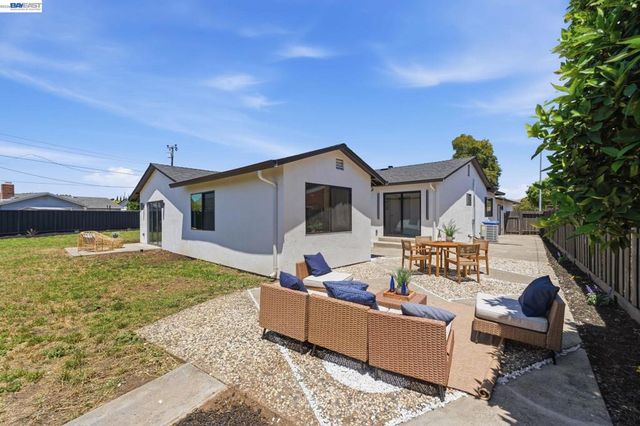 4683 De Silva St., Fremont, CA 94538