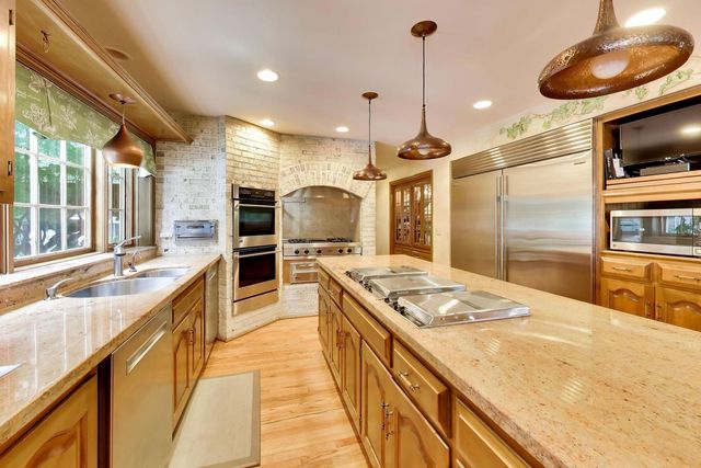 2257 Hidden Creek Court, Lisle, IL 60532