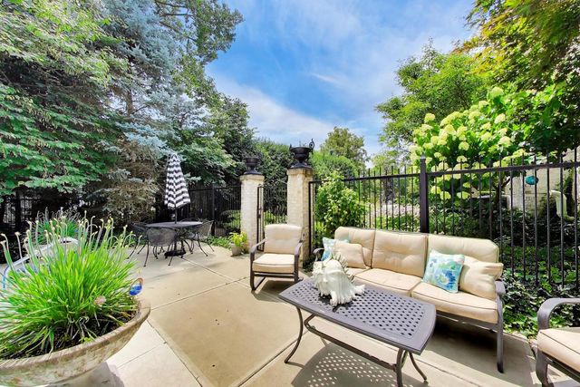 2257 Hidden Creek Court, Lisle, IL 60532