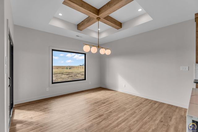 2927 SW Greenridge ST, Topeka, KS 66614