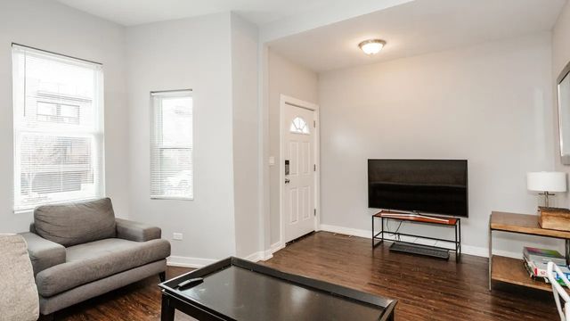 1922 N Rockwell Street 1, Chicago, IL 60647