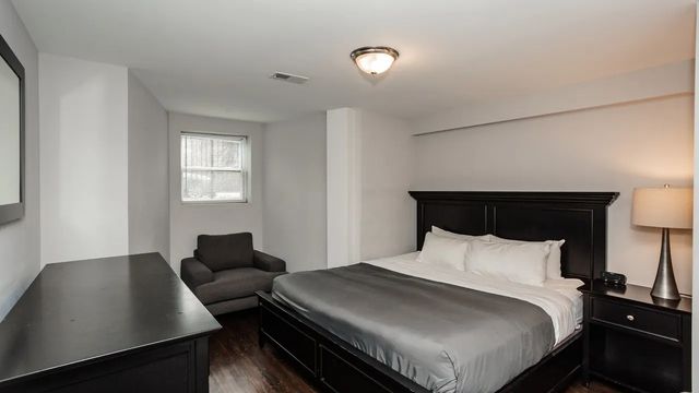 1922 N Rockwell Street 1, Chicago, IL 60647