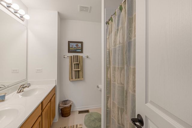 2702 Kendall Crossing, Mchenry, IL 60051