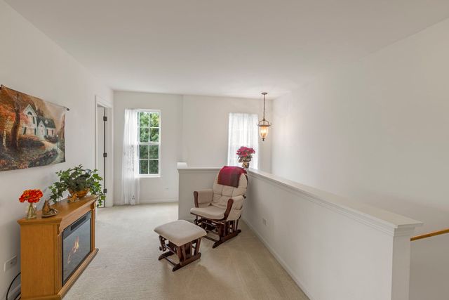 2702 Kendall Crossing, Mchenry, IL 60051