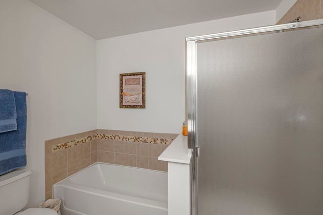 2702 Kendall Crossing, Mchenry, IL 60051
