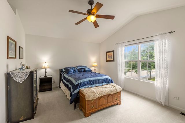 2702 Kendall Crossing, Mchenry, IL 60051