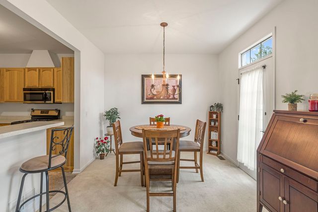 2702 Kendall Crossing, Mchenry, IL 60051