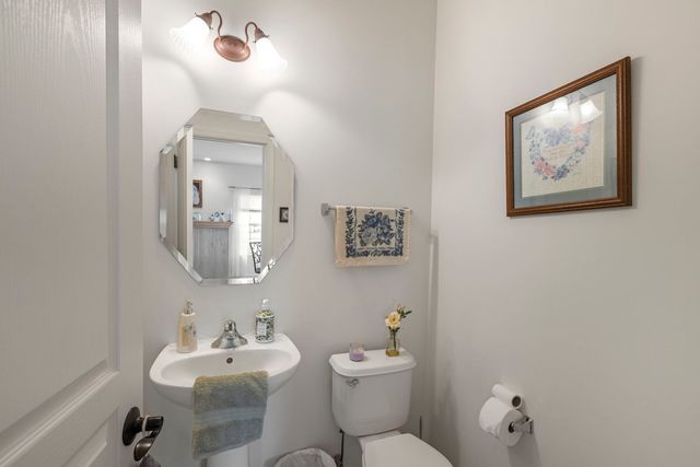 2702 Kendall Crossing, Mchenry, IL 60051