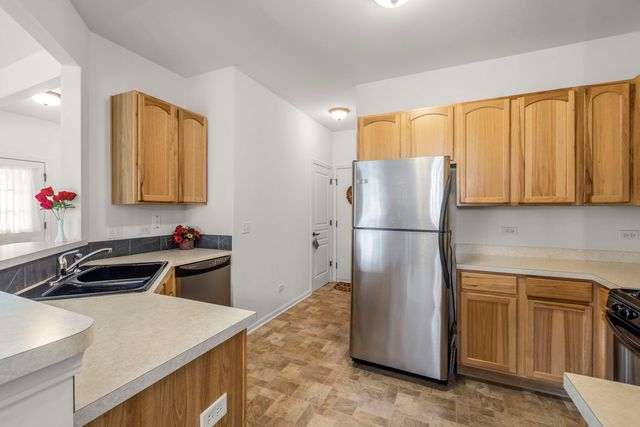 2702 Kendall Crossing, Mchenry, IL 60051