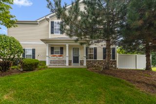 2702 Kendall Crossing, Mchenry, IL 60051