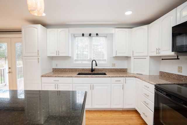 562 Tremont St, Taunton, MA 02780