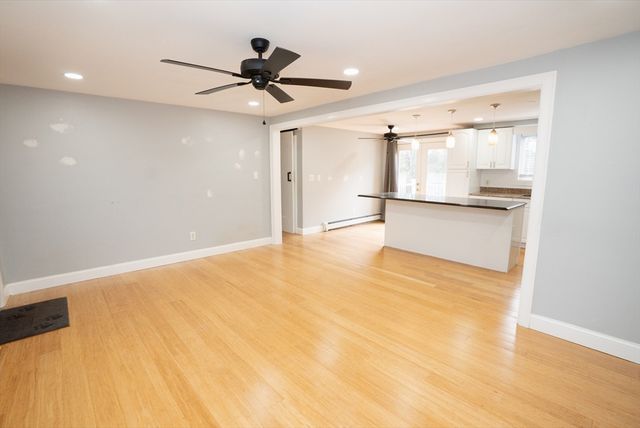 562 Tremont St, Taunton, MA 02780