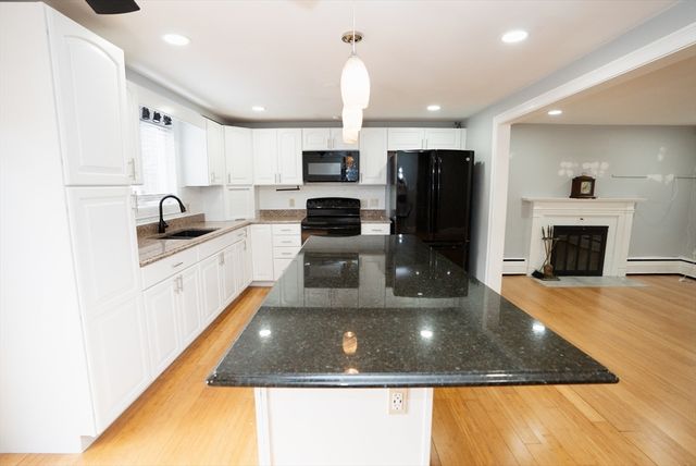 562 Tremont St, Taunton, MA 02780