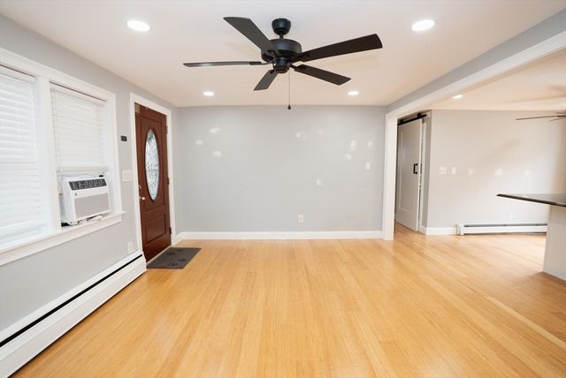 562 Tremont St, Taunton, MA 02780