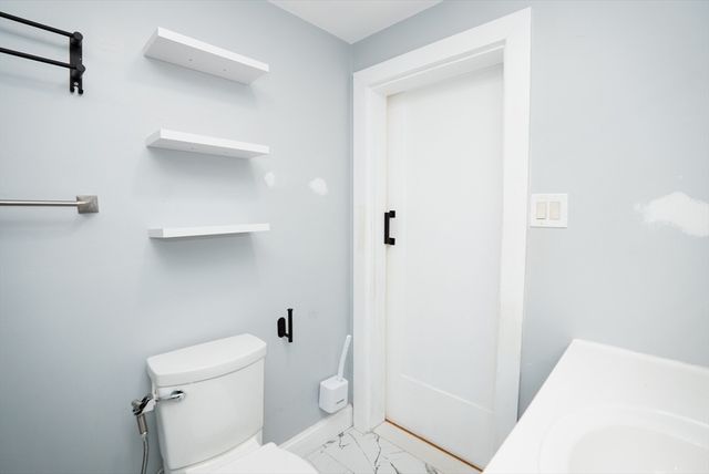 562 Tremont St, Taunton, MA 02780