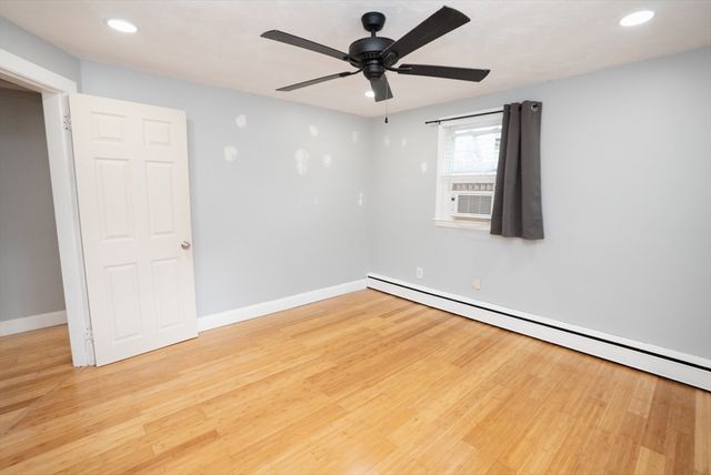 562 Tremont St, Taunton, MA 02780