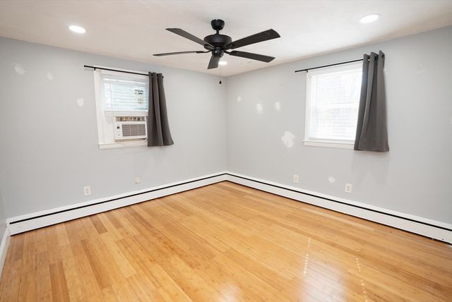 562 Tremont St, Taunton, MA 02780