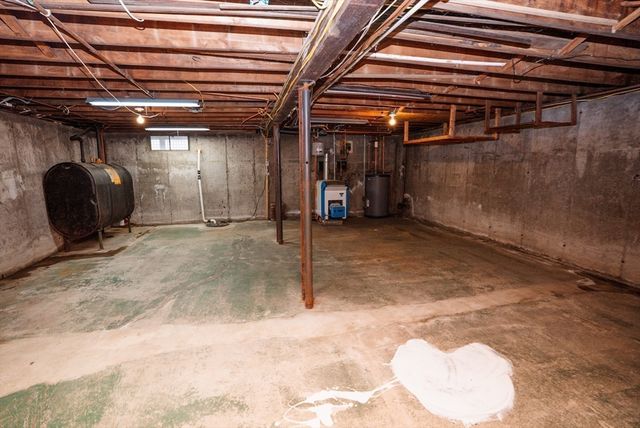 562 Tremont St, Taunton, MA 02780