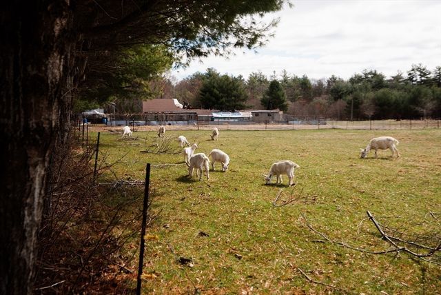 562 Tremont St, Taunton, MA 02780