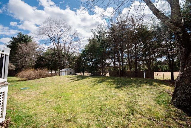 562 Tremont St, Taunton, MA 02780