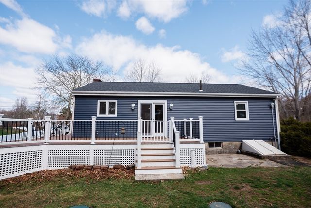 562 Tremont St, Taunton, MA 02780