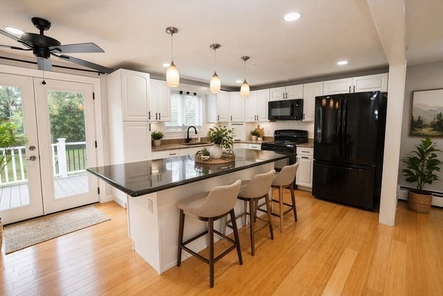 562 Tremont St, Taunton, MA 02780