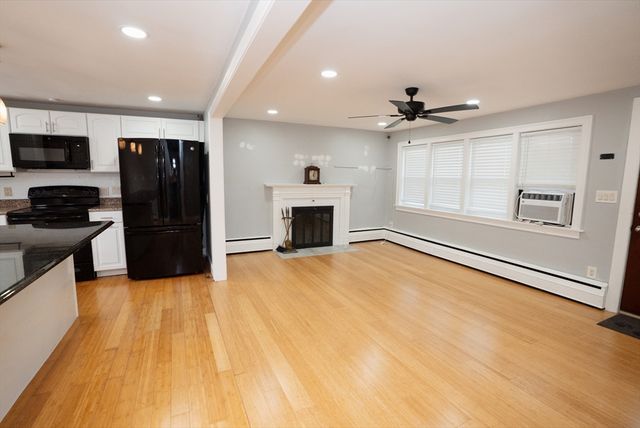 562 Tremont St, Taunton, MA 02780